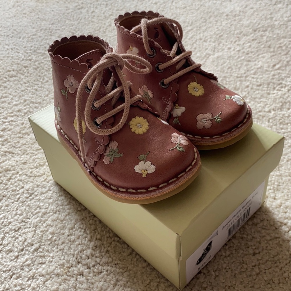 Petit Nord baby shoes! Size 19EU/4US